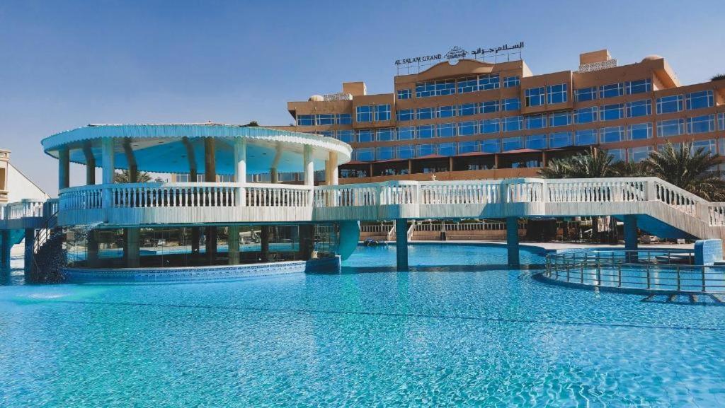 Al Salam Grand Hotel Al Buraimi Exterior photo